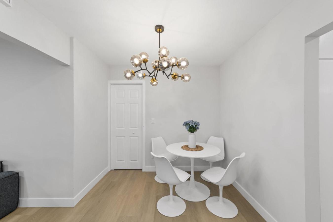 2br, 2b, Coffee Bar, Cozy Sectional, Rainfall Shower, Smart Tvs, Cozy Theme *